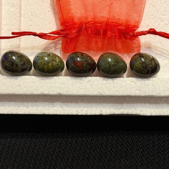 5pcs Dragons Blood Egg Shaped 20mm Crystal Agate Stones - Picture 7 of 9
